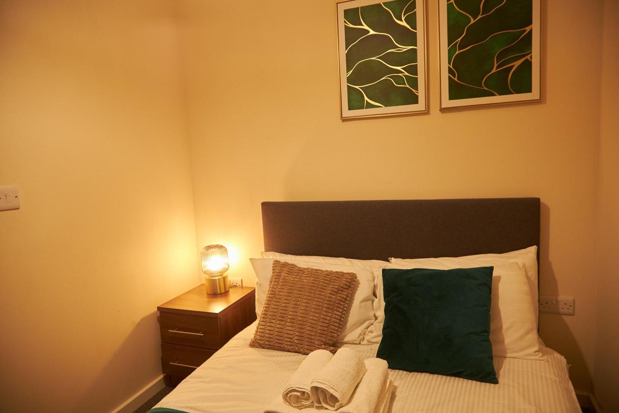 Deluxe And Cozy Two Bedroom With 1 Bathroom And Open Balcony Mánchester Exterior foto